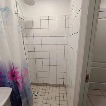 Erts Vienistabu Dzivoklis Апартаменти Рига