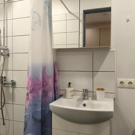 Апартаменти Erts Vienistabu Dzivoklis Рига